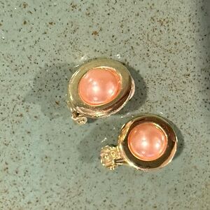 Clip on earrings (gold and pearl)
